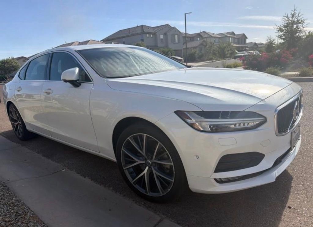 Used 2018 Volvo S90 T5 Momentum w/ Convenience Package AWD/4WD image 3