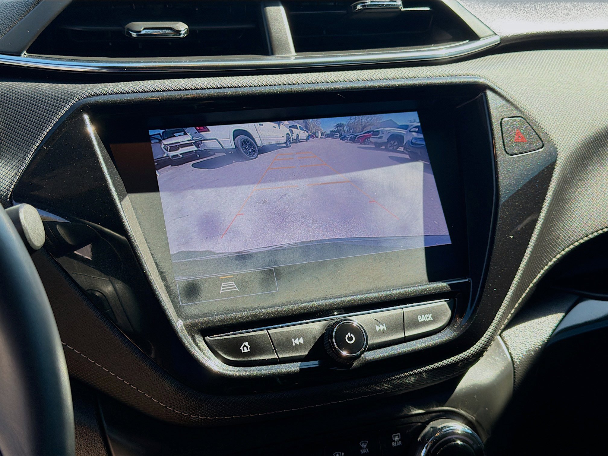 Used 2022 Chevrolet TrailBlazer ACTIV w/ Technology Package image 13