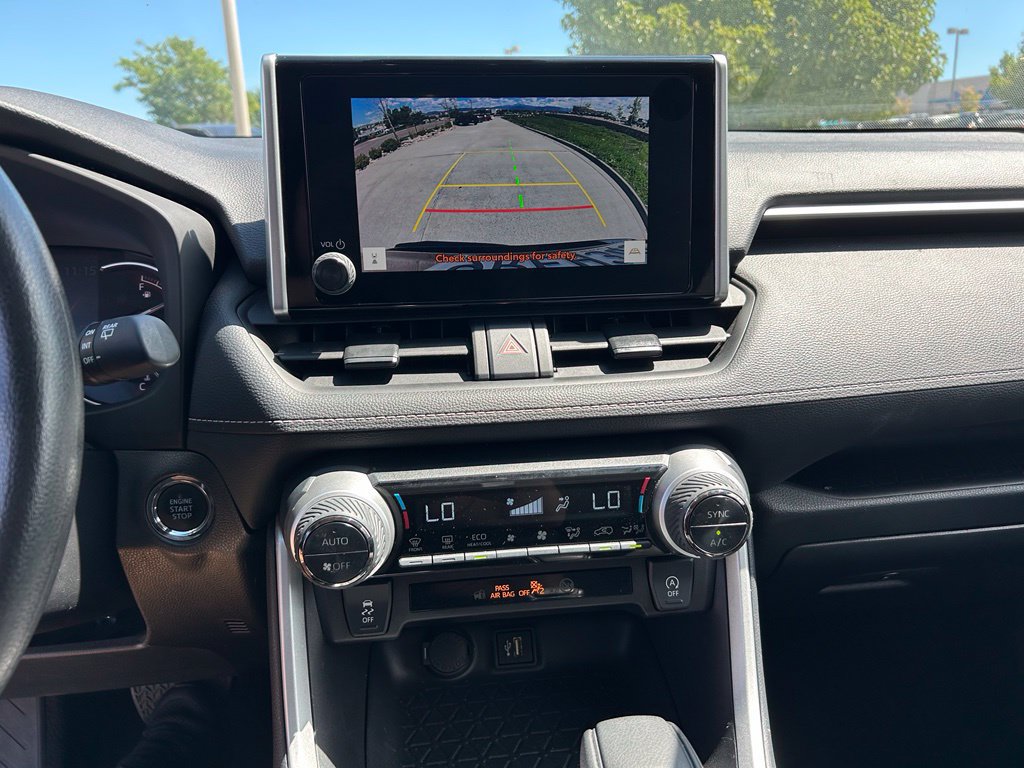 Used 2025 Toyota RAV4 XLE AWD/4WD image 18
