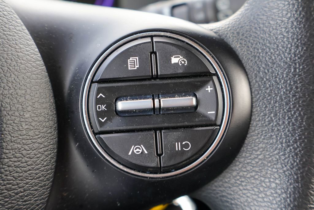 Used 2025 Kia Soul LX w/ LX Technology Package image 13