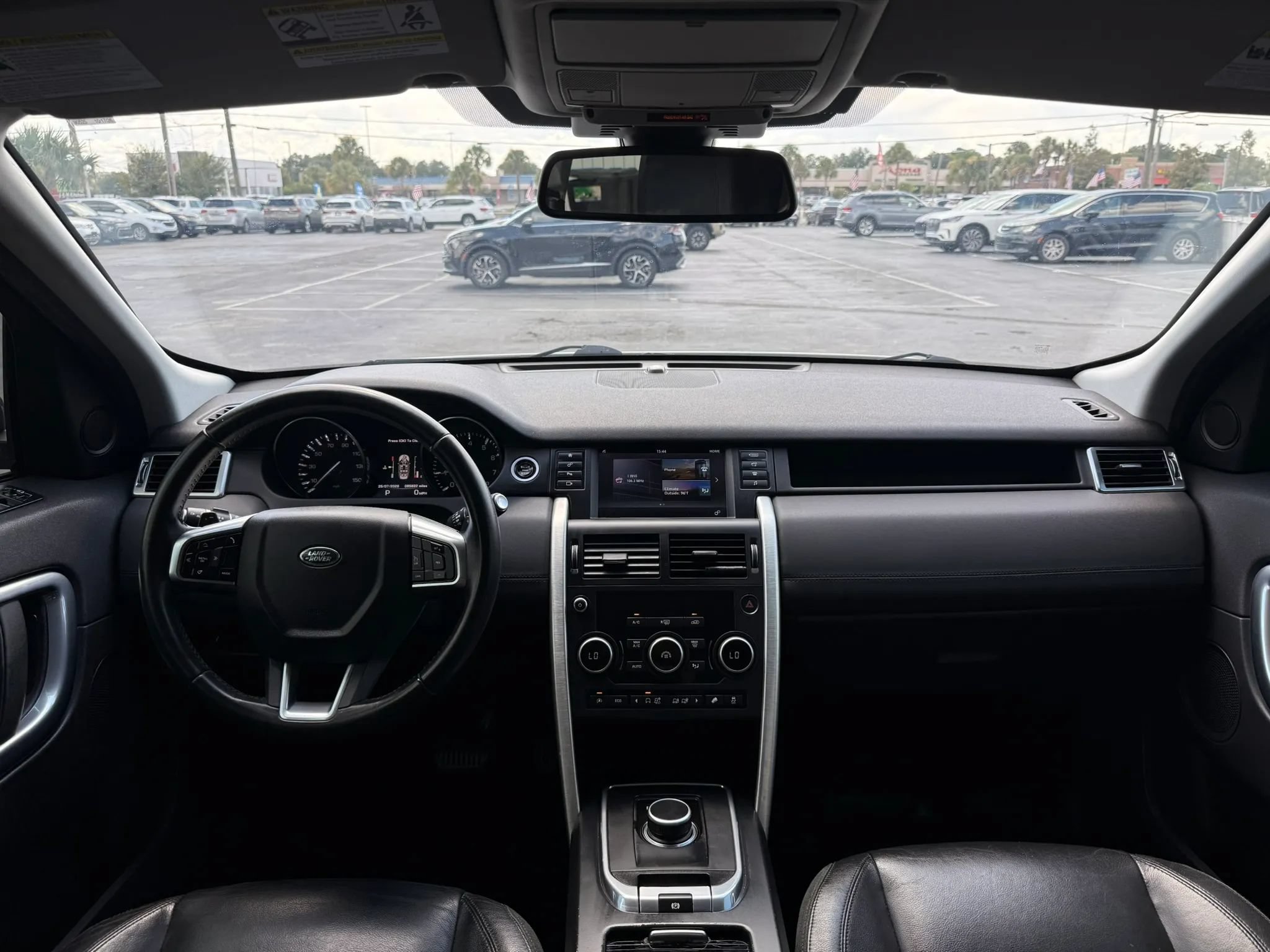Used 2016 Land Rover Discovery Sport SE AWD/4WD image 11