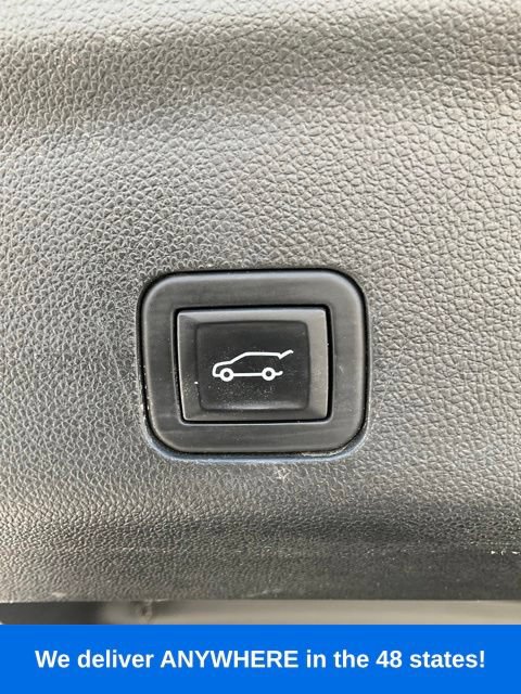 Used 2024 Chevrolet Suburban Premier AWD/4WD image 19