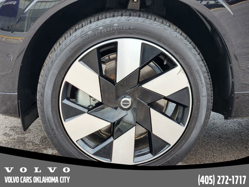 Certified 2025 Volvo XC60 T8 Plus w/ Protection Package Premier image 11