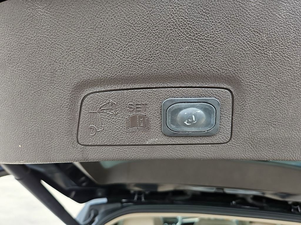 Used 2018 Lincoln MKC Select w/ Select Plus Package image 17