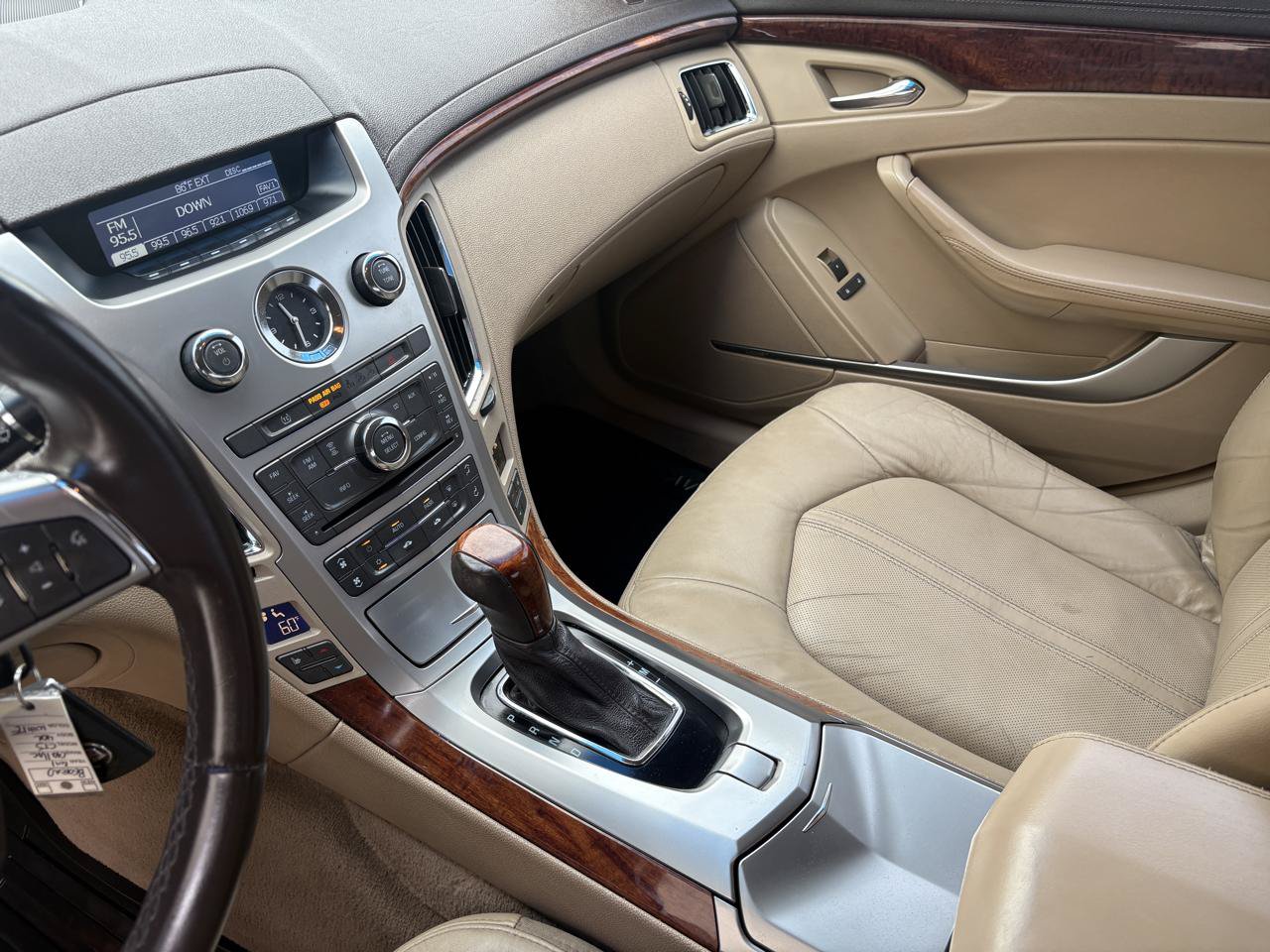 Used 2011 Cadillac CTS Luxury RWD image 10