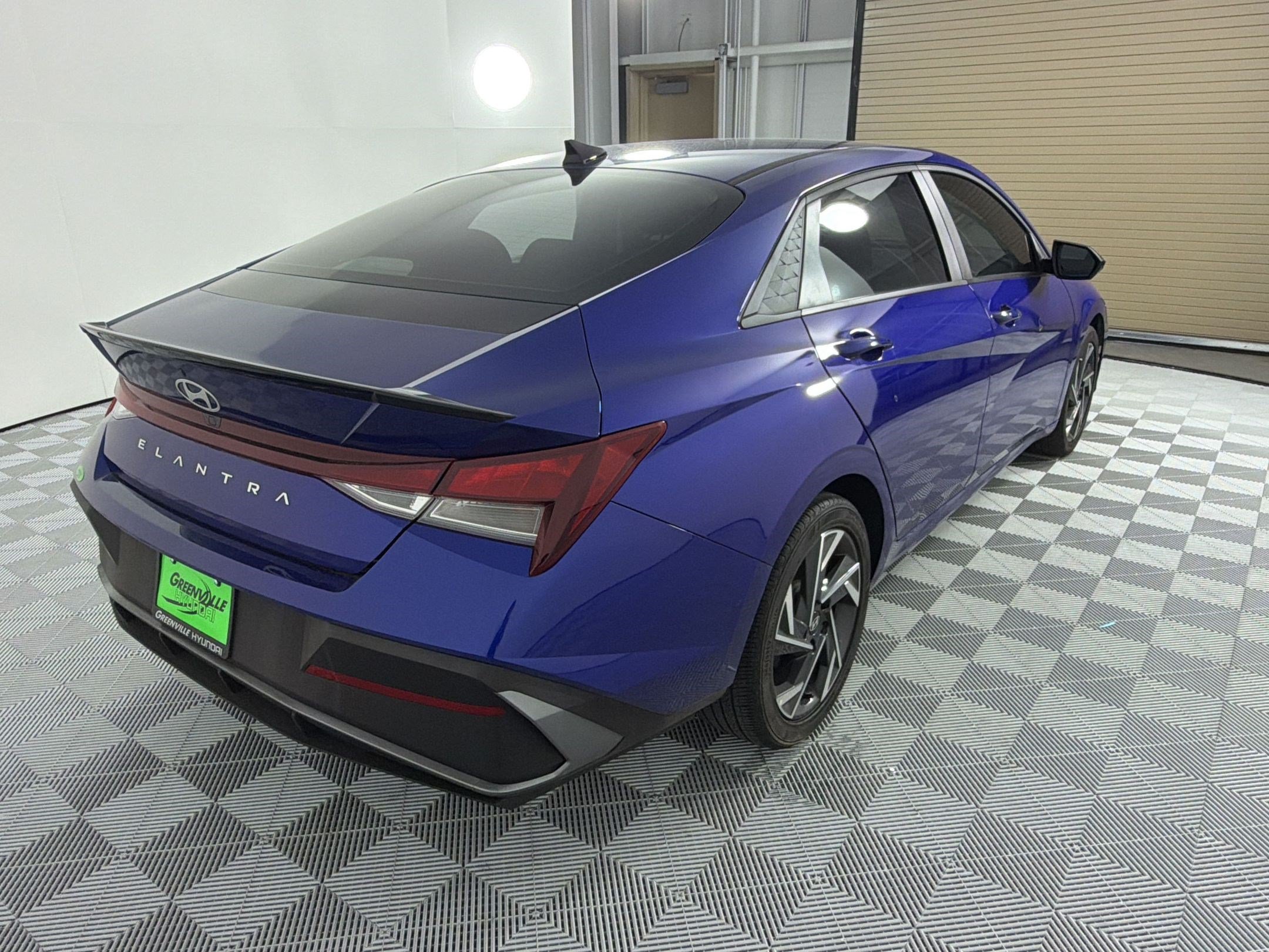 Used 2025 Hyundai Elantra Sport FWD image 9