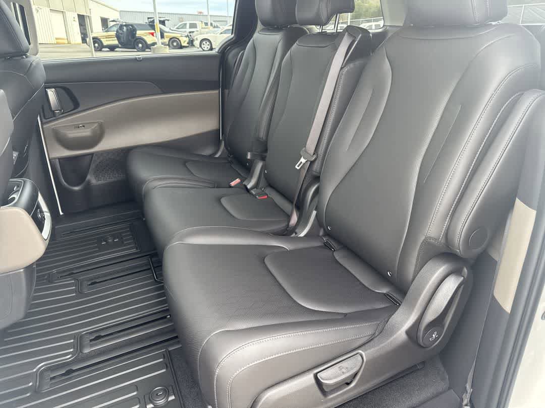 New 2026 Kia Carnival EX FWD image 22