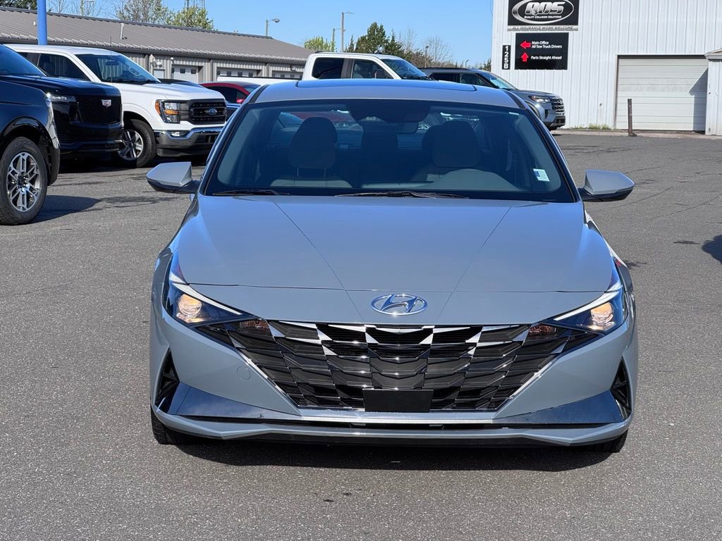 Used 2022 Hyundai Elantra SEL w/ Convenience + Premium Package image 12