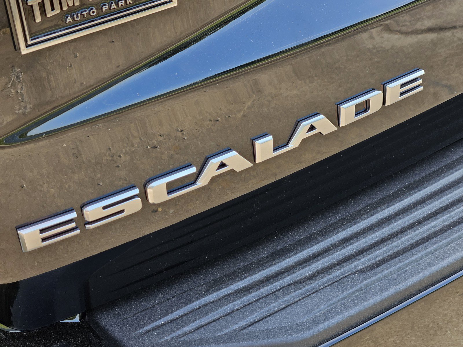 New 2026 Cadillac Escalade Sport w/ Touring Package AWD/4WD image 8