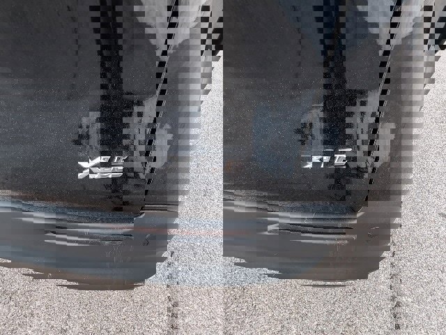 Used 2025 Toyota Sienna XLE image 5