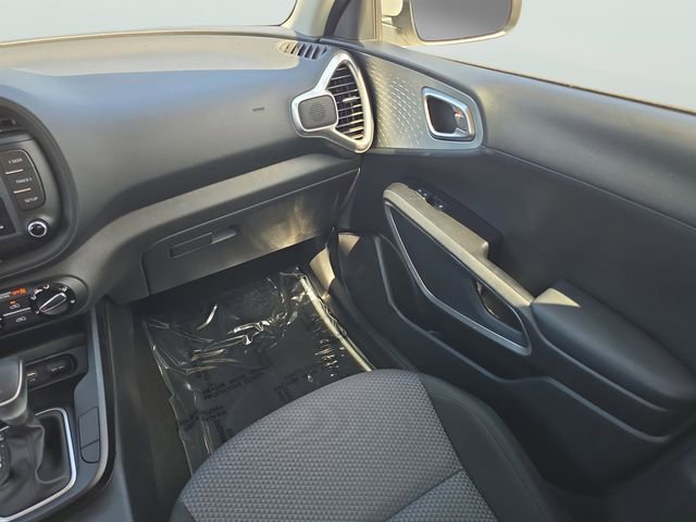 Used 2023 Kia Soul LX w/ LX Technology Package image 11