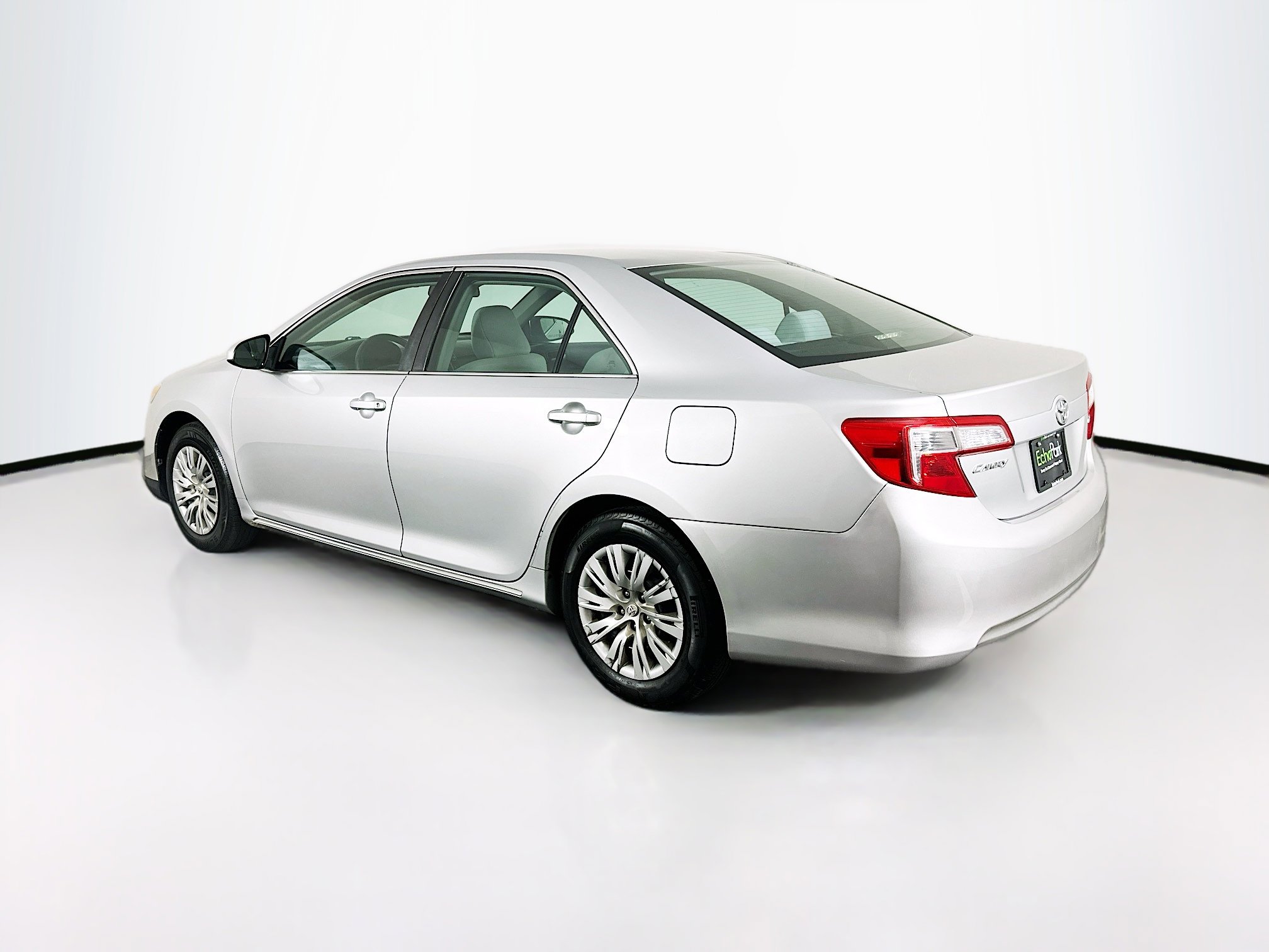 Used 2012 Toyota Camry LE image 5