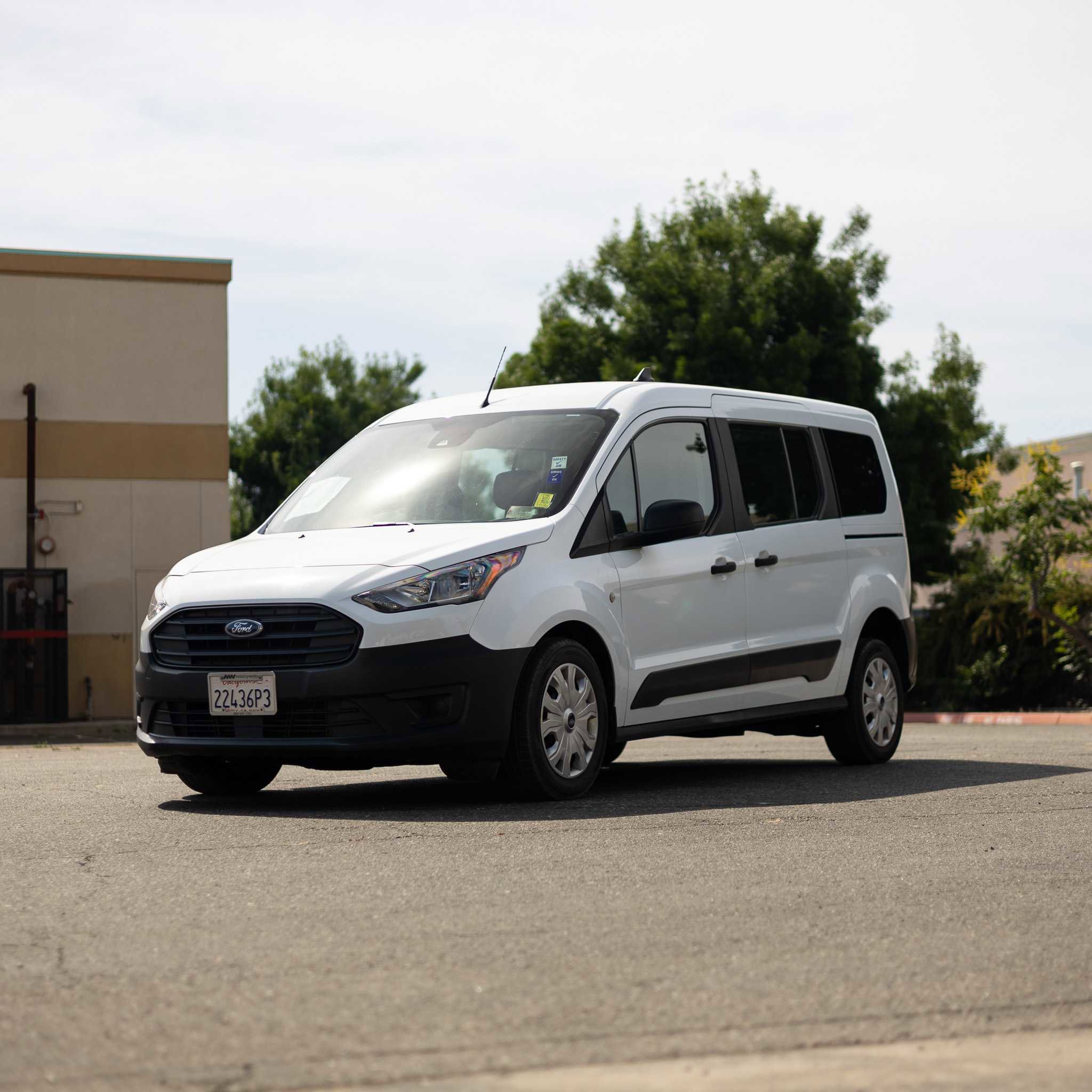 Used 2022 Ford Transit Connect XL image 3