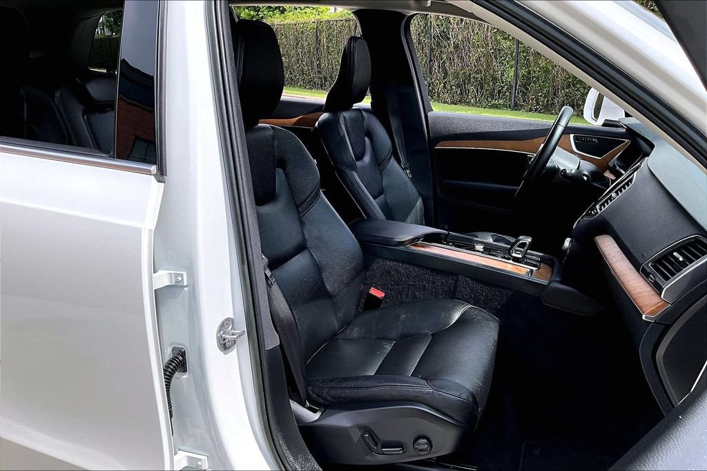 Used 2023 Volvo XC90 B6 Core w/ Climate Package AWD/4WD image 10