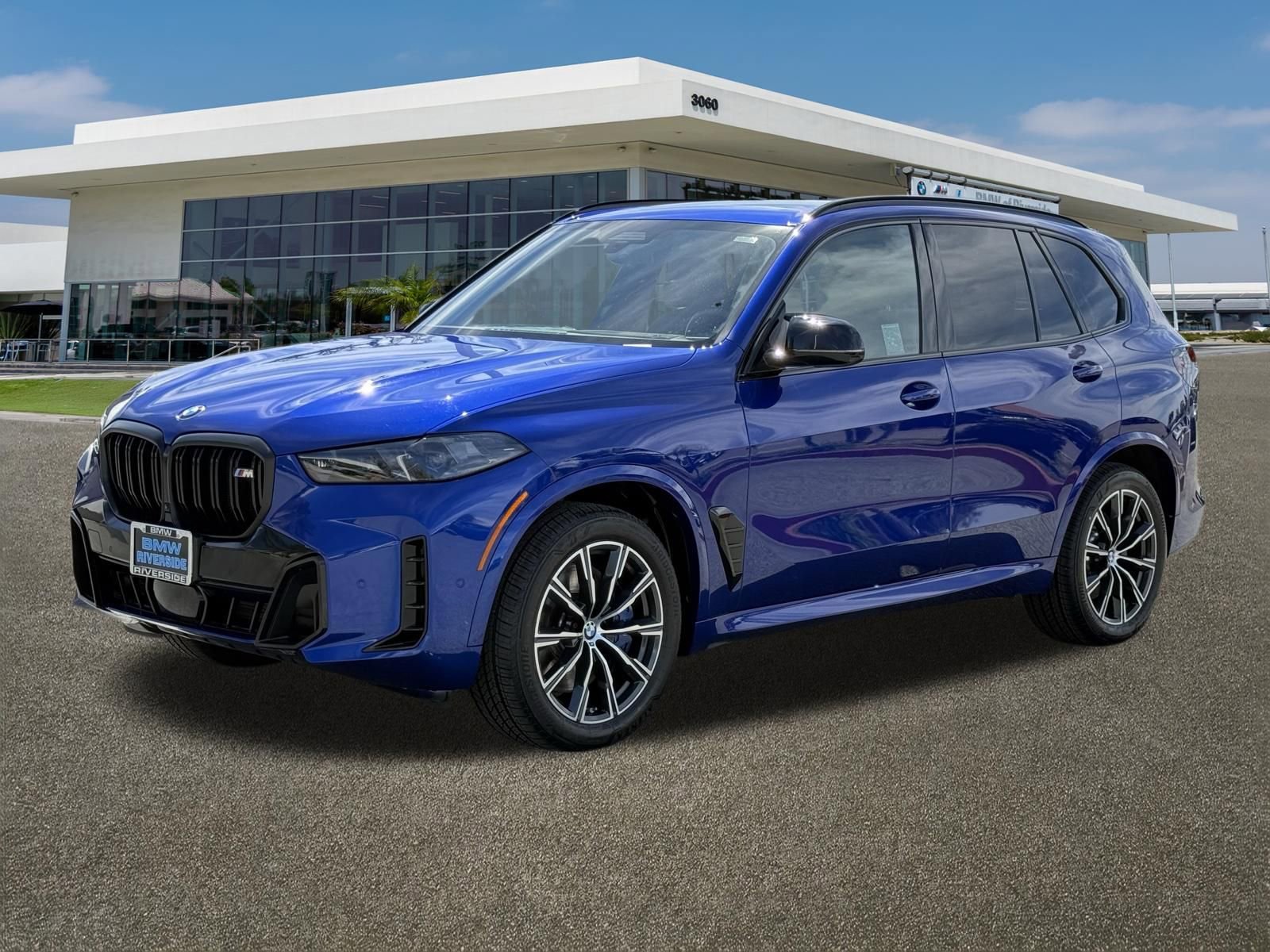 Used 2026 BMW X5 M60i image 4