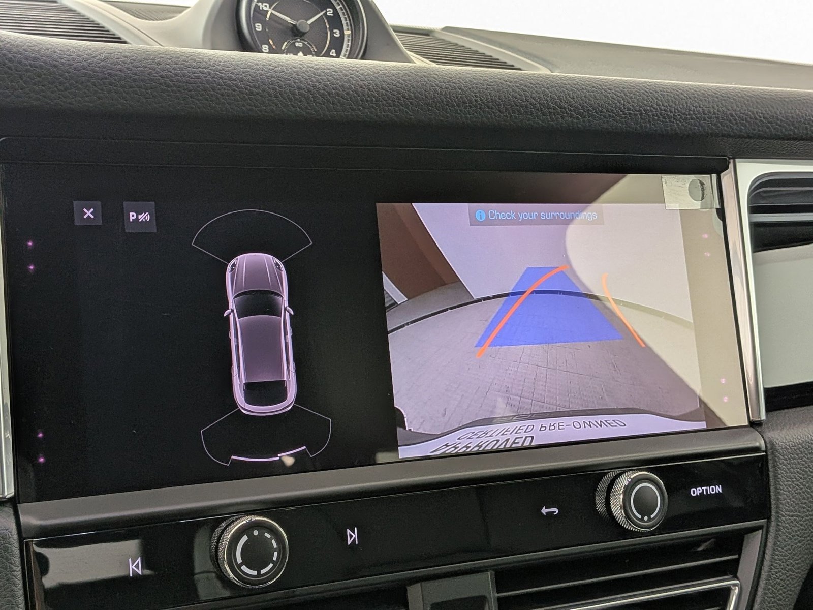 Certified 2025 Porsche Macan Turbo AWD/4WD image 19