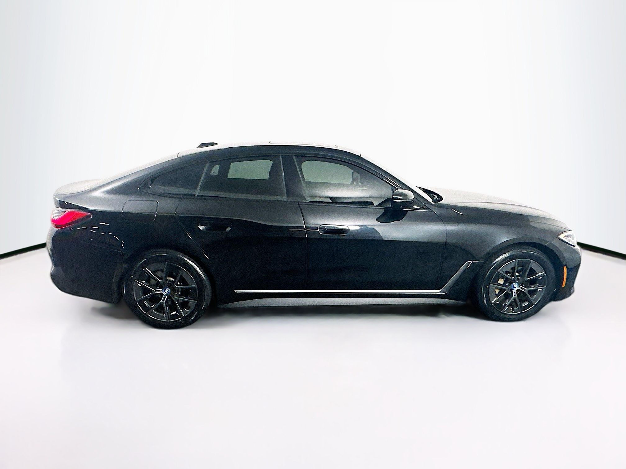 Used 2023 BMW i4 eDrive35 w/ Premium Package RWD image 10