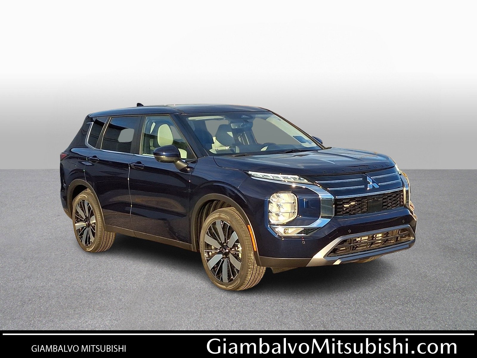 New 2025 Mitsubishi Outlander SE