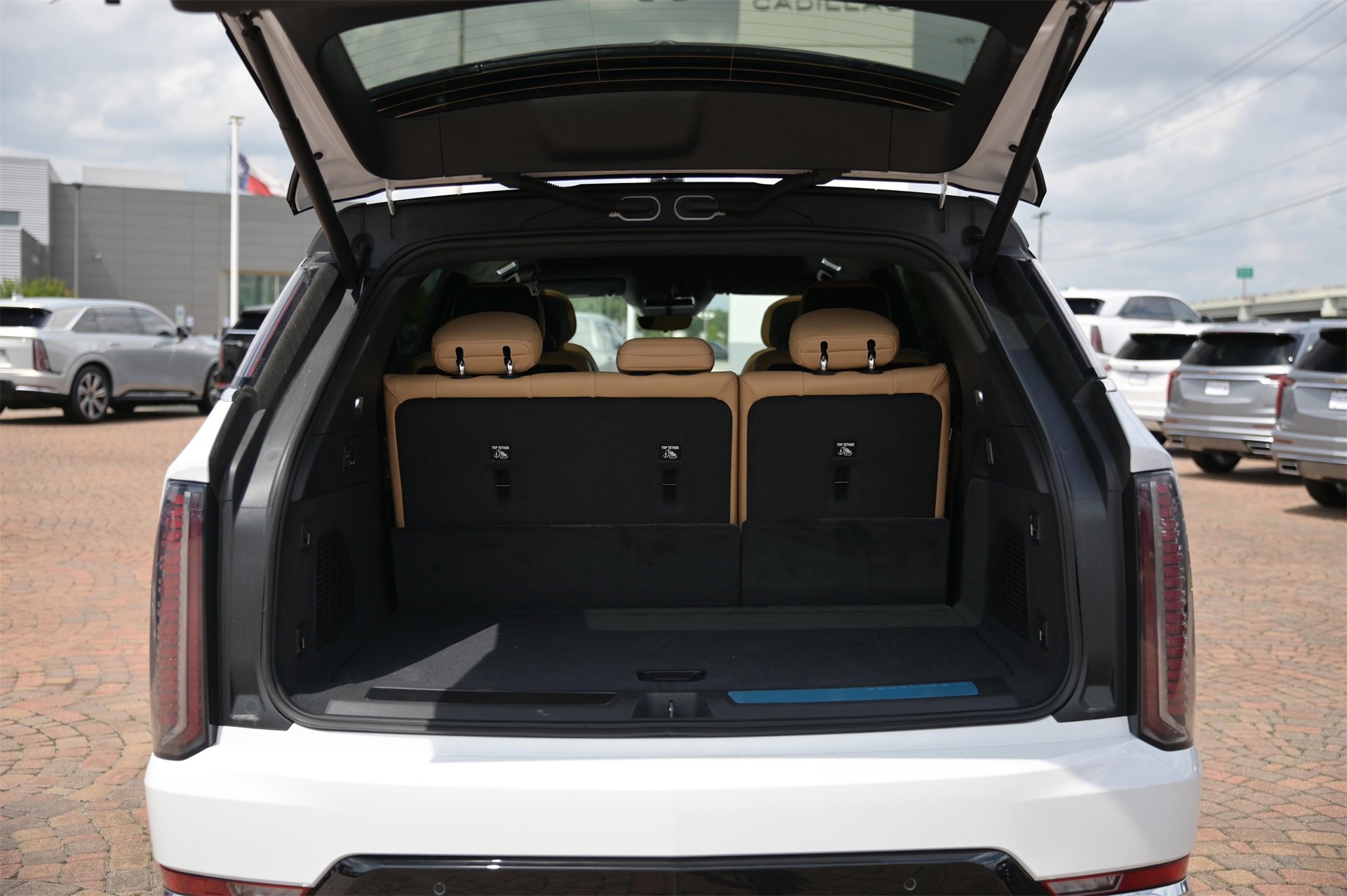 New 2025 Cadillac Escalade IQ Luxury 2 image 21