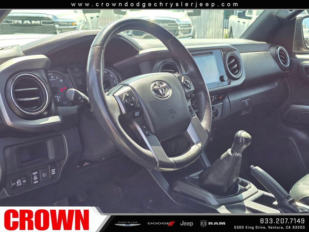 Used 2018 Toyota Tacoma TRD Sport w/ TRD Premium Sport Package AWD/4WD image 23