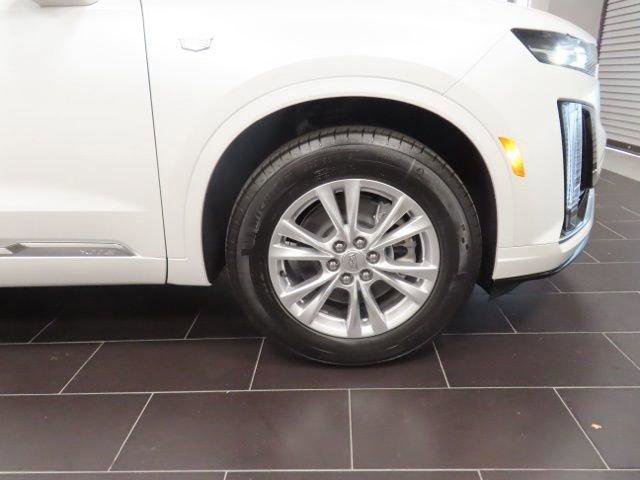 New 2025 Cadillac XT6 Luxury image 17