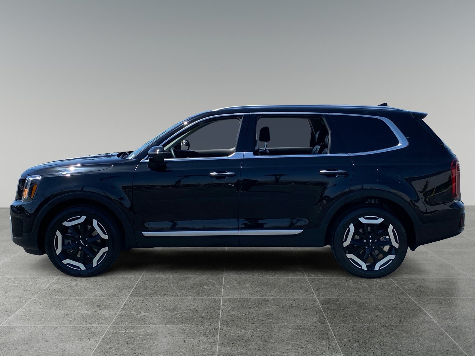 Used 2024 Kia Telluride S w/ S Sunroof Package FWD image 2