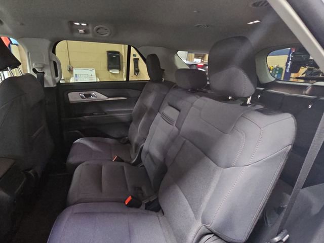 Used 2025 Ford Explorer Active image 23