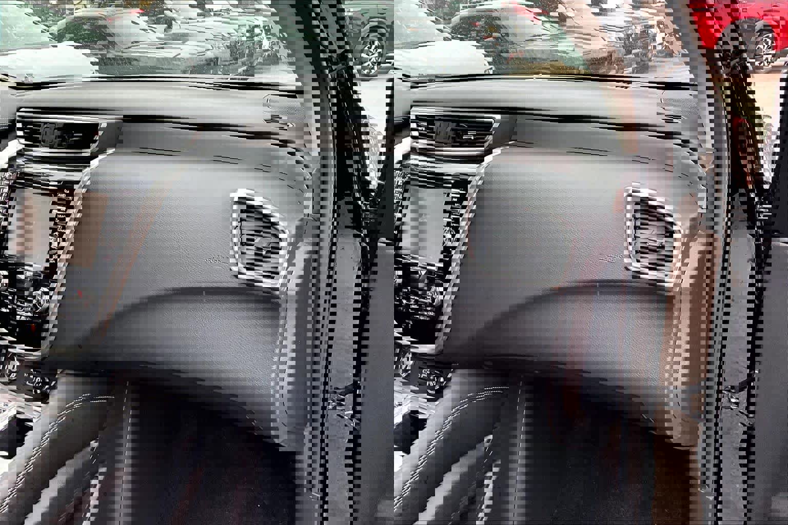 Certified 2024 Nissan Murano SV w/ SV Midnight Edition Package image 18