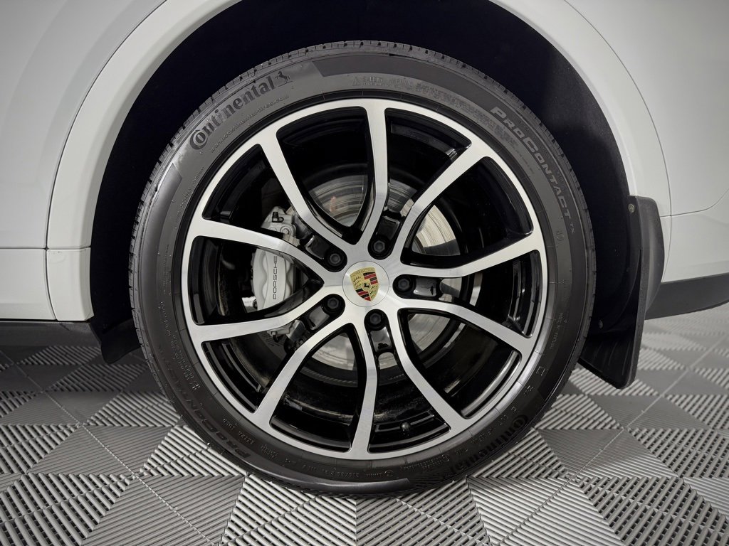 Used 2022 Porsche Cayenne Turbo image 15