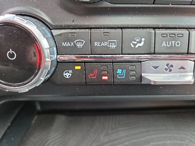 Used 2023 Ford F350 Platinum AWD/4WD image 9