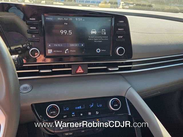 Used 2022 Hyundai Elantra SEL w/ Convenience Package image 18