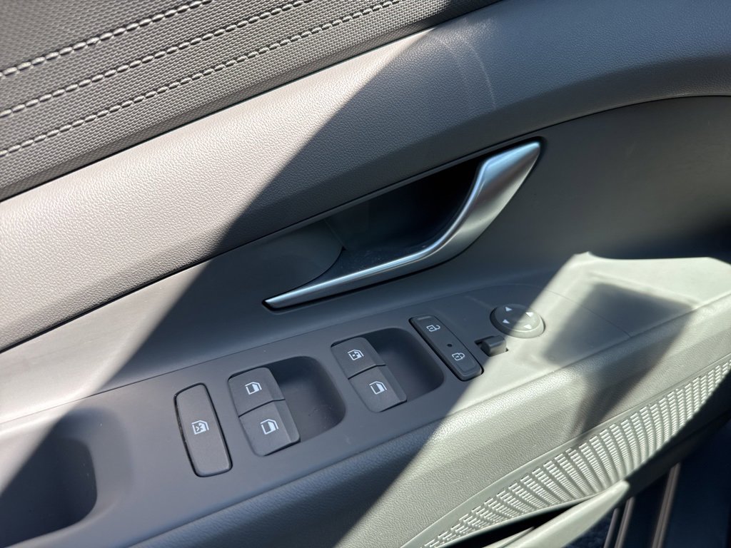 Used 2023 Hyundai Elantra SEL image 26