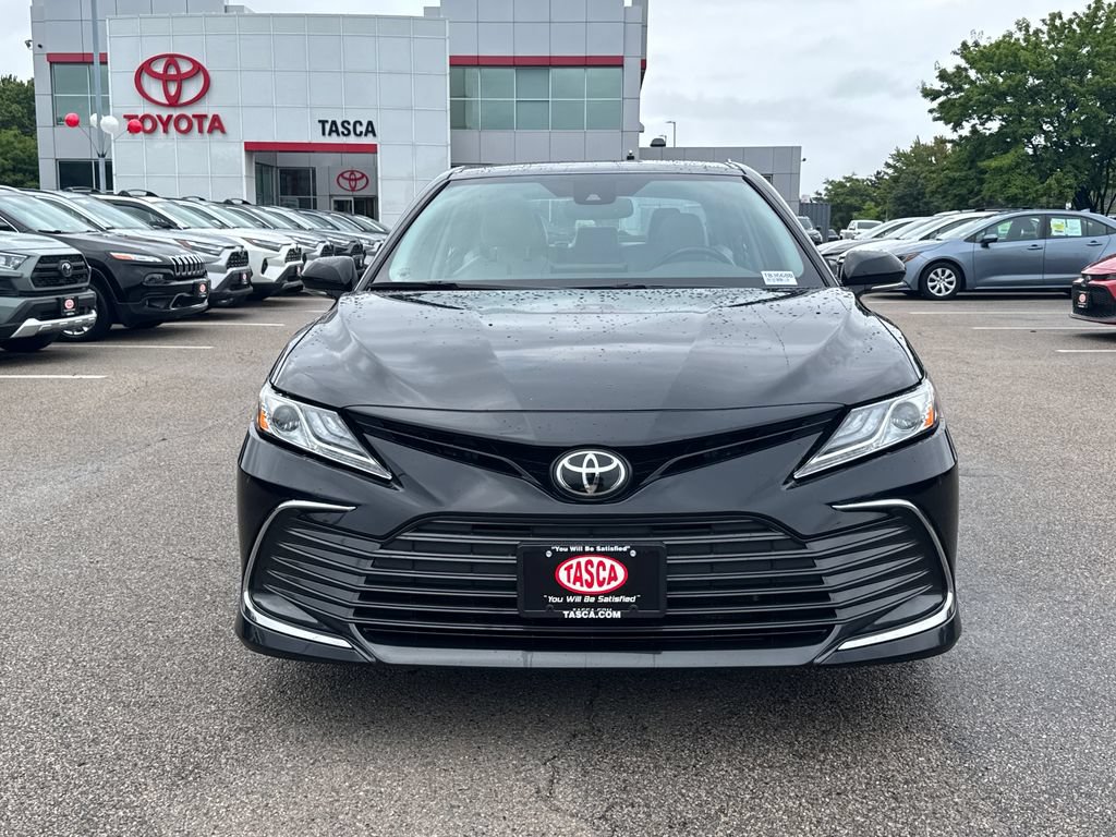 Used 2022 Toyota Camry XLE AWD/4WD image 2