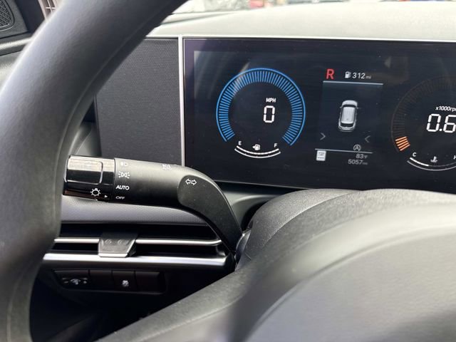 Certified 2025 Hyundai Tucson SE image 32