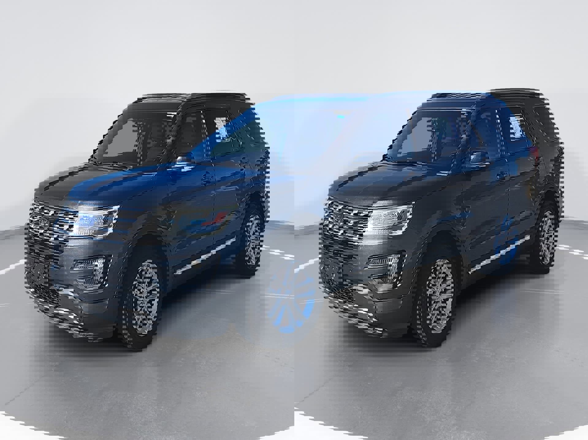 Used 2016 Ford Explorer XLT w/ Equipment Group 202A image 7