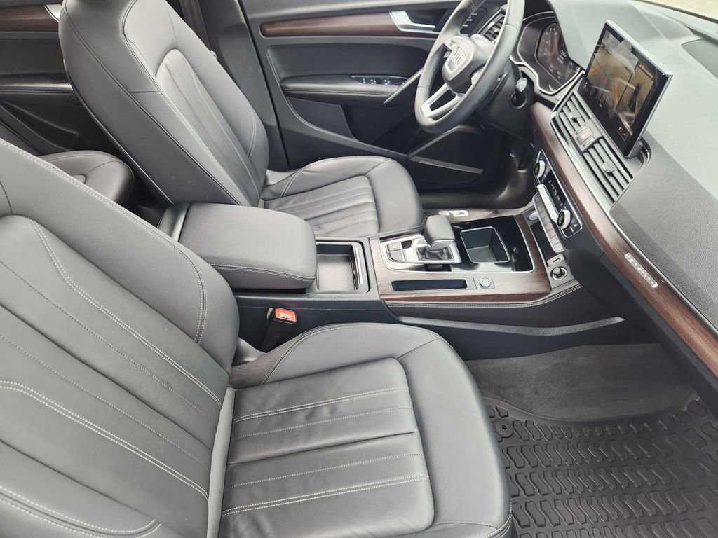 Used 2022 Audi Q5 2.0T Premium Plus w/ Premium Plus Package AWD/4WD image 11