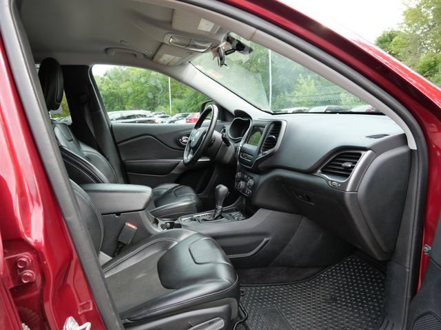 Used 2019 Jeep Cherokee Latitude Plus w/ Cold Weather Group FWD image 8