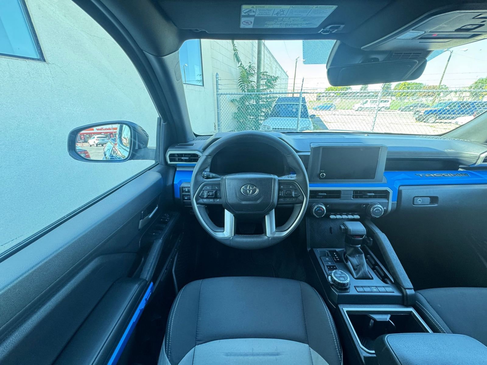 Used 2025 Toyota Tacoma SR image 31