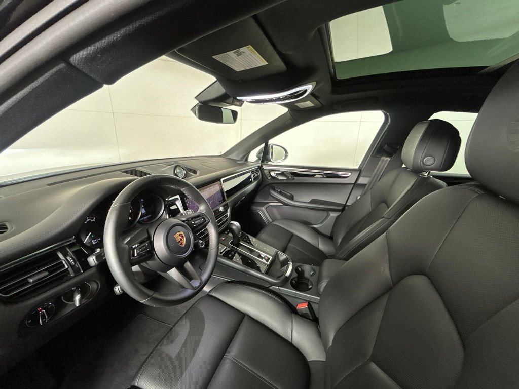 Certified 2026 Porsche Macan Turbo AWD/4WD image 36