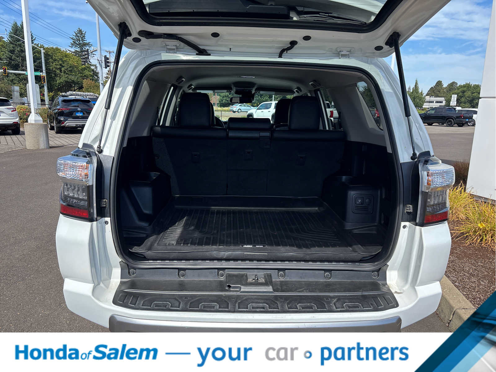 Used 2022 Toyota 4Runner TRD Off-Road Premium AWD/4WD image 19