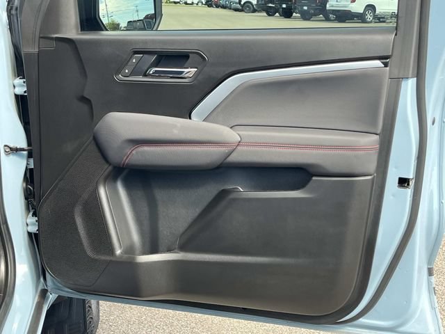 Certified 2025 Chevrolet Colorado Z71 w/ Technology Package AWD/4WD image 22