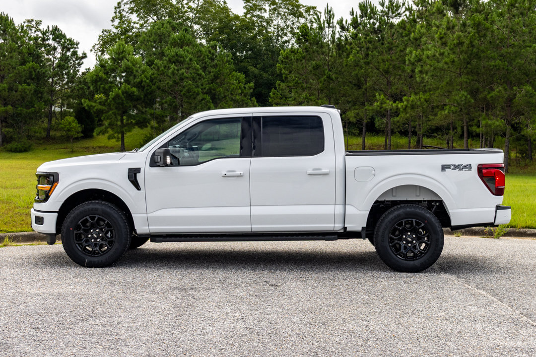 New 2025 Ford F150 XLT w/ Equipment Group 302A MID image 8