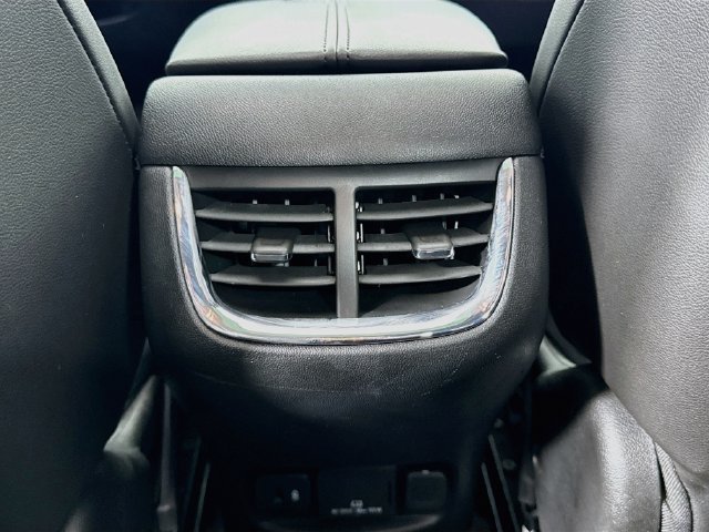 Used 2020 Chevrolet Malibu Premier FWD image 27