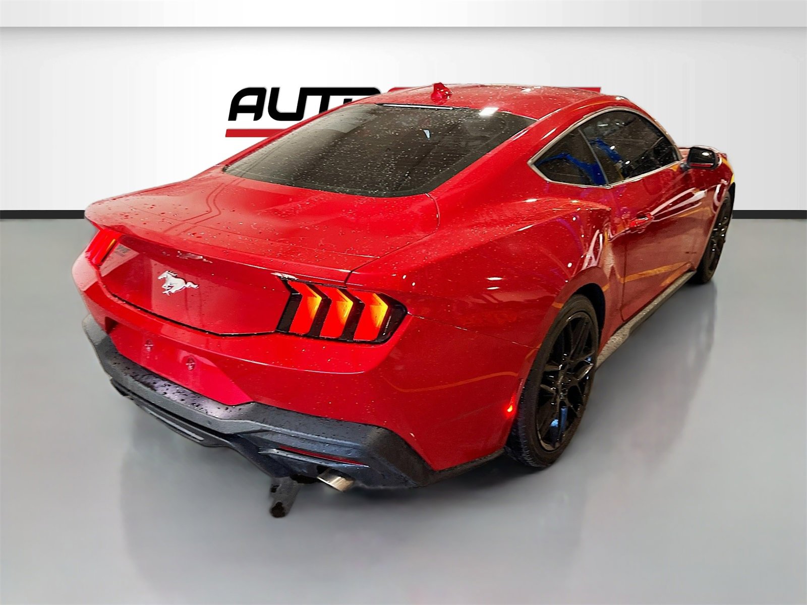 Used 2024 Ford Mustang Coupe image 7