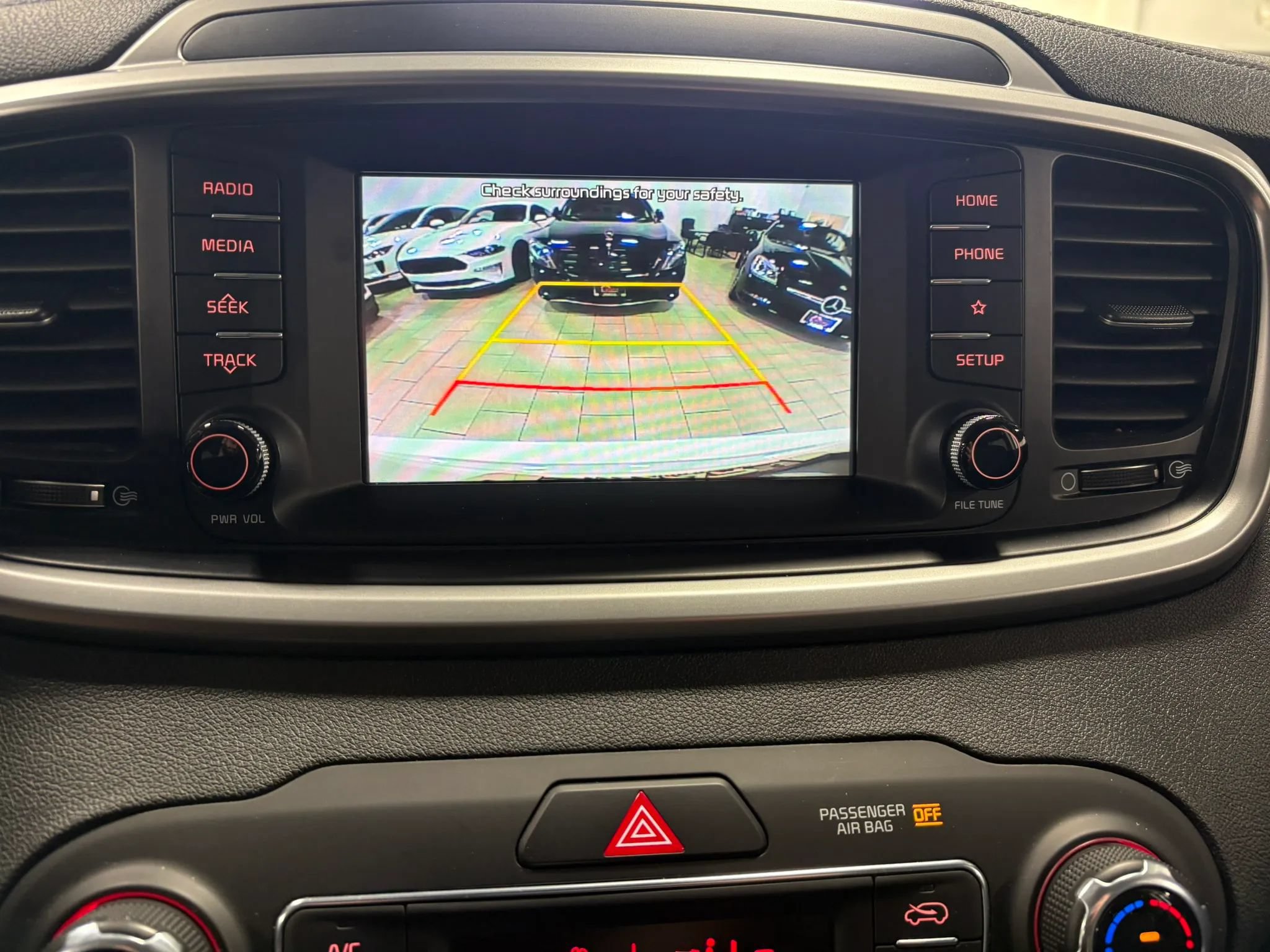 Used 2020 Kia Sorento LX w/ LX I4 Convenience Package AWD/4WD image 14