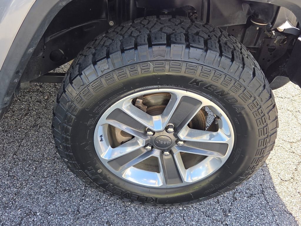 Used 2020 Jeep Wrangler Unlimited Sahara image 16
