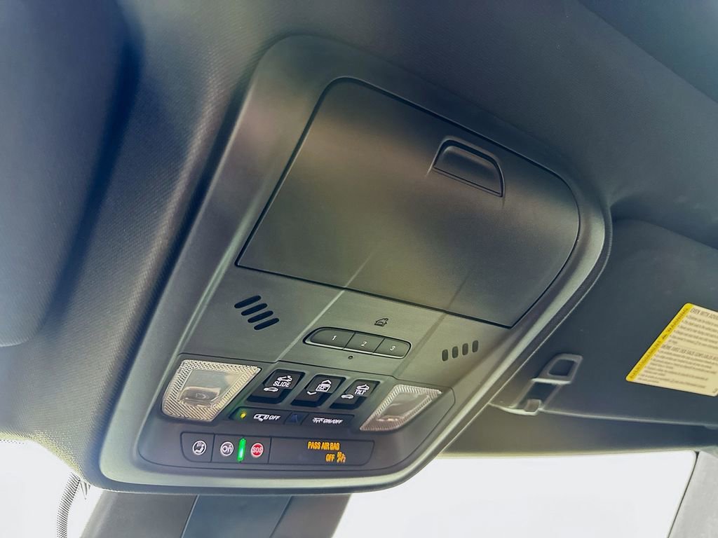 Used 2025 Cadillac XT4 Sport image 34