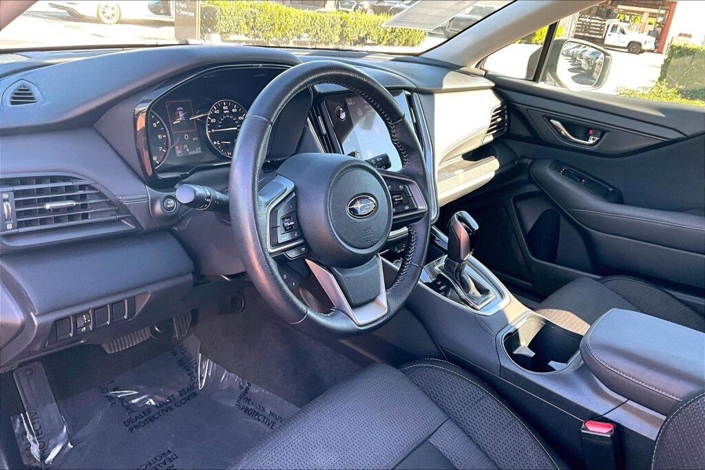 Used 2021 Subaru Outback Premium image 9