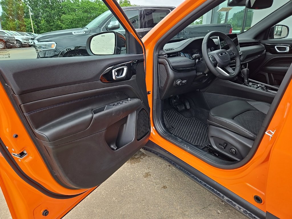 New 2026 Jeep Compass Latitude AWD/4WD image 29