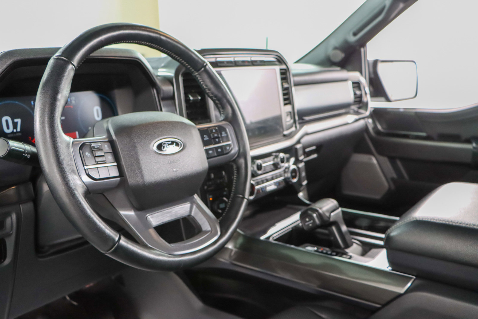 Used 2023 Ford F150 Lariat w/ Equipment Group 502A High image 24